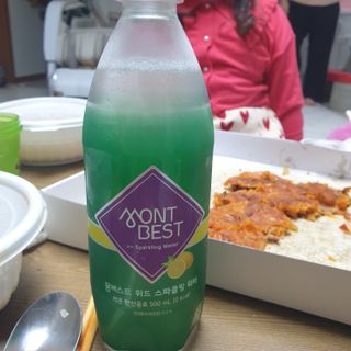 몽베스트 Montbest with Sparkling water Lemon OR Lime 20병(랜덤) — 4점을 준 리뷰어가 2021년 10월 올린 사용 사진