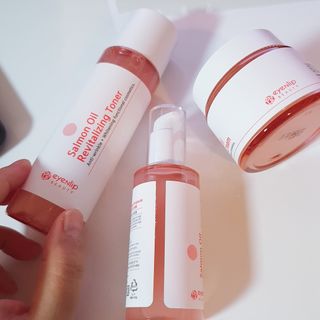 아이앤립 / EYENLIP 아이앤립 연어오일 리바이탈라이징 토너+앰플+크림 3종 세트 — 5점을 준 리뷰어가 2021년 7월 올린 사용 사진
