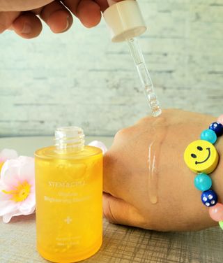 체르엠 스템앤셀 비타민 브라이트닝 에센스 30ml 1개 — 4점을 준 리뷰어가 2021년 7월 올린 사용 사진