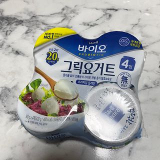 매일바이오 그릭요거트 오리지널 플레인 4개, 로스터리 커피믹스 4개 — 5점을 준 리뷰어가 2021년 12월 올린 사용 사진