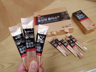 서울약사신협_투데이홍삼정플러스스틱_10g x 30포 — 5점을 준 리뷰어가 2021년 2월 올린 사용 사진