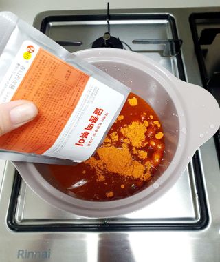 (주)성경순만두 곤약만두.콘치즈만두,삼각당면만두,당면 야끼만두,대구전통 납작만두,떡뽁이 매콤소스,달콤소스 — 5점을 준 리뷰어가 2023년 4월 올린 사용 사진
