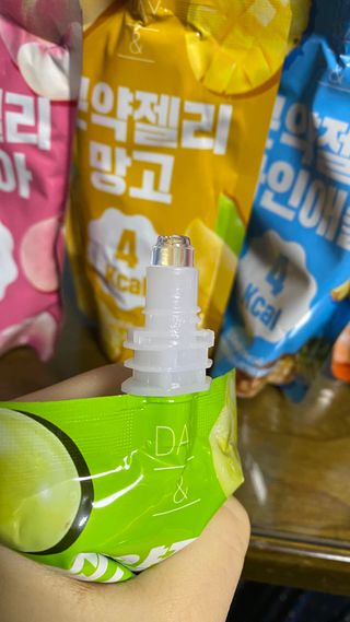 참앤들황토농원 10가지 맛, 입맛대로 스페셜하게~ 가볍게 한 포 땡! 곤약젤리 스페셜 패키지 130ml x 30포 — 5점을 준 리뷰어가 2022년 12월 올린 사용 사진