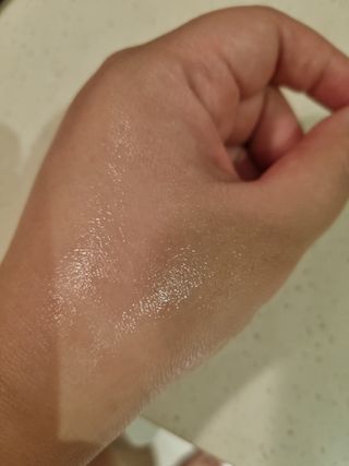 난나 살몬 스파이더 검버섯 미백 톤업 화이트닝 연어 앰플 크림 300ml 대용량 — 5점을 준 리뷰어가 2022년 9월 올린 사용 사진