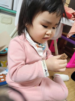 델리스 오트 밀키 초콜릿 바 — 5점을 준 리뷰어가 2023년 1월 올린 사용 사진