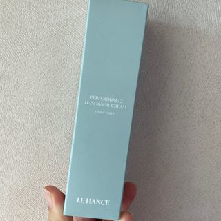 르핸스 퍼포밍 2 핸드&네일 비반트포렛/베티버포그 — 4.5점을 준 리뷰어가 2023년 1월 올린 사용 사진