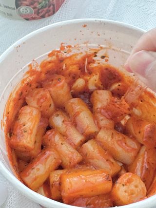 나우  [요리궁리] B타입 ( 매콤, 치즈, 매콤까르보 ) 꽃떡볶이 6개입 세트 — 5점을 준 리뷰어가 2025년 3월 올린 사용 사진