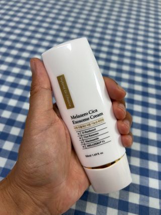하이브리온 [쿠팡]멜라제로 시카엑소좀 크림 50ml PDRN 줄기세포 주름 미백기능성 피부과 병원입점, 1개, 50g — 5점을 준 리뷰어가 2025년 7월 올린 사용 사진