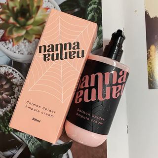 난나 살몬 스파이더 검버섯 미백 톤업 화이트닝 연어 앰플 크림 300ml 대용량 — 5점을 준 리뷰어가 2022년 11월 올린 사용 사진