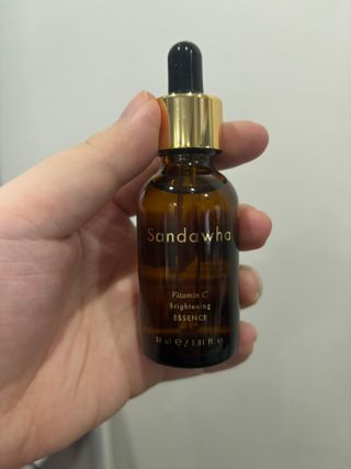 스킨큐어 산다화 비타민c 화이트닝 에센스 30ml — 5점을 준 리뷰어가 2024년 1월 올린 사용 사진