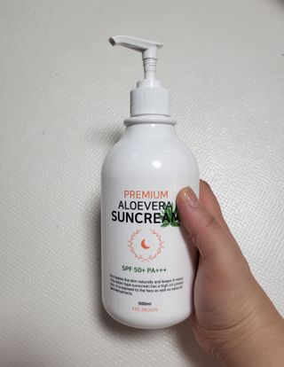 [닥터문] 프리미엄 알로에베라 선크림 500ml — 5점을 준 리뷰어가 2022년 7월 올린 사용 사진