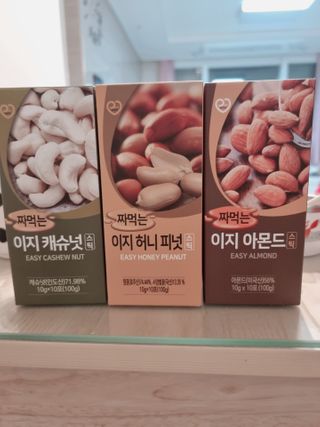 짜먹는 이지견과 짜먹는 이지아몬드, 짜먹는 이지허니피넛, 짜먹는 이지캐슈넛 각 10g X  10포 — 5점을 준 리뷰어가 2021년 3월 올린 사용 사진