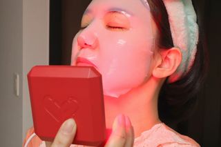 LEDi:Y(레이디) 에임텍 LED 뷰티디바이스 Ledi-y 레이디 — 5점을 준 리뷰어가 2023년 2월 올린 사용 사진