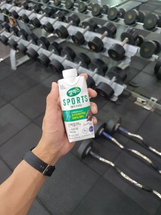 셀렉스스포츠 셀렉스 스포츠 웨이 프로틴 초콜릿 _ 330ml x 12팩 — 5점을 준 리뷰어가 2021년 3월 올린 사용 사진