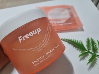 프리업 브라이틀리 스마일 비타 본품 + 휴대용키트 — 5점을 준 리뷰어가 2023년 6월 올린 사용 사진