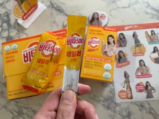 [광동제약] 비타500데일리스틱70포&굿즈3종 — 5점을 준 리뷰어가 2021년 10월 올린 사용 사진