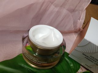 피부미 골드베릴 미라클페어 세레이징 퍼밍 크림 50ml — 5점을 준 리뷰어가 2021년 9월 올린 사용 사진