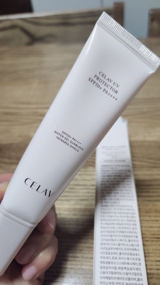 프리마인 선크림만 바꿨을 뿐인데 매일 물 2L챙겨먹고 기초케어 완벽하게 한 물빛피부 완성,셀라브UV프로텍터 — 5점을 준 리뷰어가 2023년 7월 올린 사용 사진