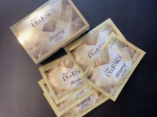 건강누리인터내셔날 레아라 다이아포스 슬리핑 아이패치 골드 & 물광 아이패치 [14회분/총 28매] — 5점을 준 리뷰어가 2022년 7월 올린 사용 사진