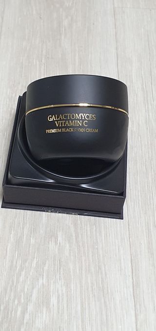 오투에니원 갈락토미세스 비타민 C 프리미엄 블랙스완 크림 50g — 5점을 준 리뷰어가 2022년 12월 올린 사용 사진