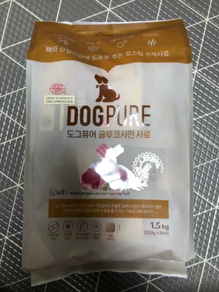 도그퓨어 피부와모질/혼합유산균/글루코사민 유기농 로스팅 사료 — 5점을 준 리뷰어가 2021년 9월 올린 사용 사진