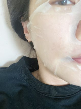 비프리코스메틱 더블아이스진정마스크팩 5매 — 5점을 준 리뷰어가 2023년 3월 올린 사용 사진