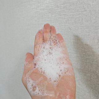프리마인 메이크업과 들뜨는 각질까지 한방에 깐달걀로! 순하기까지한 셀베이스 그린티클렌저(200ml) — 5점을 준 리뷰어가 2023년 5월 올린 사용 사진