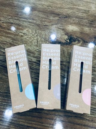 [후르디아] 끈적임 없는 착한성분 비건  핸드크림 3종 — 5점을 준 리뷰어가 2021년 1월 올린 사용 사진