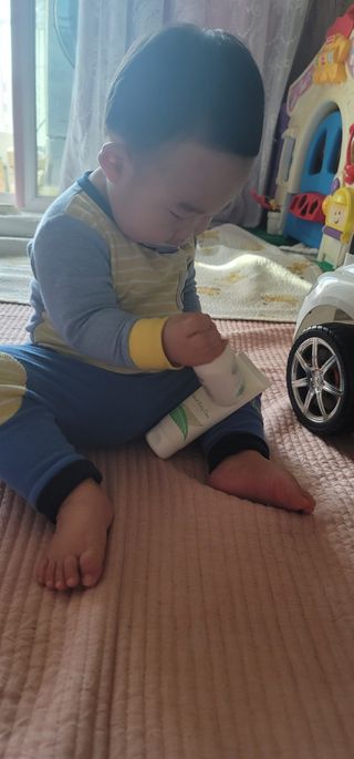 mom e 맘이 내추럴 베이비 케어 크림+바디오일 — 5점을 준 리뷰어가 2021년 1월 올린 사용 사진