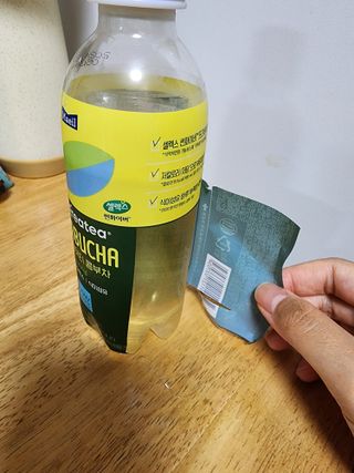 더그레잇티 콤부차 [매일유업] 더그레잇티 44kcal 콤부차 300ml *12개입 (오리지널 6개+베리리치 6개) — 3.5점을 준 리뷰어가 2023년 7월 올린 사용 사진