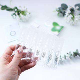 유니베르소 산소앰플 7일 집중케어 앰플 — 4.5점을 준 리뷰어가 2021년 4월 올린 사용 사진