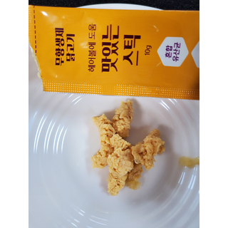 페페로니 맛있는 스틱 - 무항생제 닭고기 15개 + 원양선 참치 15개 — 5점을 준 리뷰어가 2021년 8월 올린 사용 사진