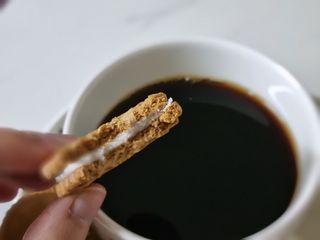 롯데제과 롯샌 카페크런치 — 5점을 준 리뷰어가 2021년 10월 올린 사용 사진