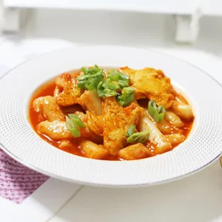 빨간키트 떡볶이 밀키트 2~3인분 매운맛 국물 떡볶이 만들기 쉬운 황금 레시피 분말 소스로 간편한 요리 — 5점을 준 리뷰어가 2021년 8월 올린 사용 사진
