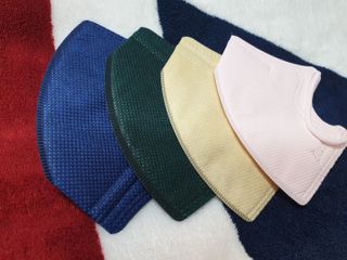 [블루 본 아이노우] 유아용 컬러마스크 40 PCS SET 2중 택 1 — 5점을 준 리뷰어가 2021년 5월 올린 사용 사진