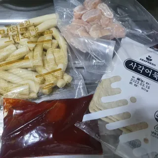[앤더미트]더 불맛 직화 막창 매콤 떡볶이 1팩 (640g) — 3점을 준 리뷰어가 2022년 5월 올린 사용 사진