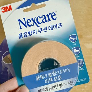 3M 넥스케어 물집방지쿠션테이프 1매 + 물집방지패드 10매 — 5점을 준 리뷰어가 2024년 3월 올린 사용 사진