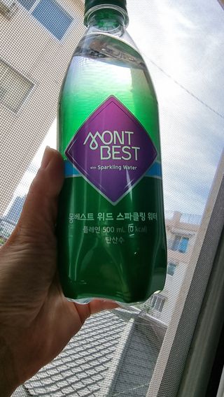 몽베스트 Montbest with Sparkling water Plain 20병 — 5점을 준 리뷰어가 2022년 8월 올린 사용 사진
