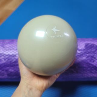 트라택 쿠셔닝 웨이트볼 0.5kg + 1kg SET — 5점을 준 리뷰어가 2022년 5월 올린 사용 사진
