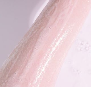 벨먼 내추럴스파 수분광채 스크럽 바디워시 600ml 5종 — 5점을 준 리뷰어가 2022년 5월 올린 사용 사진