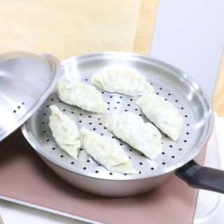 모멘토 마론 프라이팬 26cm 3종 (26cm팬/26cm웍팬/호환 스티머+돔뚜껑) — 5점을 준 리뷰어가 2022년 9월 올린 사용 사진