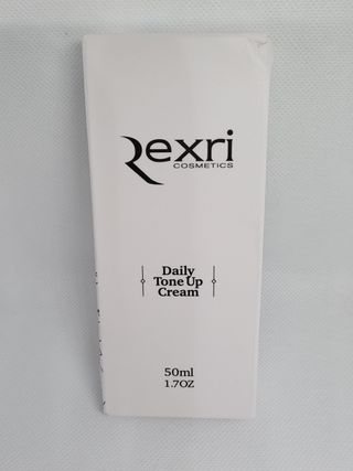 렉스리 데일리 톤업 크림 Rexri Daily Tone Up Cream — 5점을 준 리뷰어가 2022년 8월 올린 사용 사진