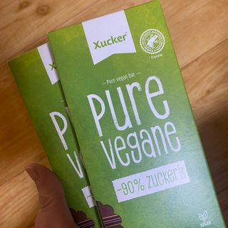 당류2g 자일리톨로 단맛을낸 슈카 퓨어비건 무설탕초콜릿 Xucker vegan 2개입 — 5점을 준 리뷰어가 2021년 4월 올린 사용 사진