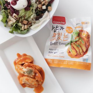 굽네몰 [굽네] 소스가 맛있는 닭가슴살 슬라이스 4종 — 5점을 준 리뷰어가 2021년 5월 올린 사용 사진