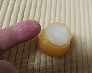 틱톡 [후르디아] 튼입술해결템 올리브영 블루베리 하이드레이팅 허니 립밤 — 5점을 준 리뷰어가 2023년 11월 올린 사용 사진
