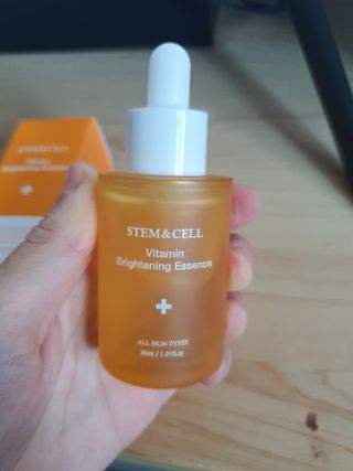 체르엠 스템앤셀 비타민 브라이트닝 에센스 30ml 1개 — 5점을 준 리뷰어가 2021년 10월 올린 사용 사진
