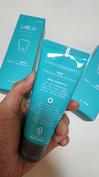 치과에서 쓰는 치약 _ 라벨제로 저불소 꼬마, 키즈, 유아, 베이비, 주니어 안전한 어린이치약 — 4.5점을 준 리뷰어가 2023년 1월 올린 사용 사진