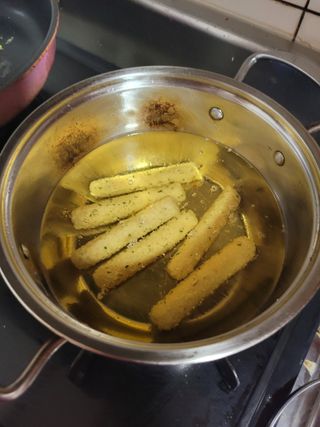 디케이식품(주) 고르곤졸라&모짜렐라 치즈스틱 400g — 5점을 준 리뷰어가 2023년 3월 올린 사용 사진