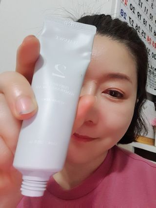 르핸스 퍼포밍 2 핸드&네일 비반트포렛/베티버포그 — 4점을 준 리뷰어가 2022년 12월 올린 사용 사진