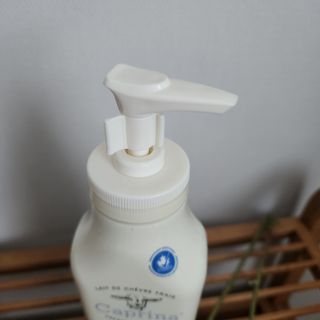 카프리나 산양밀크 모이스춰라이징 바디로션 350ml(라벤더향) — 5점을 준 리뷰어가 2023년 5월 올린 사용 사진